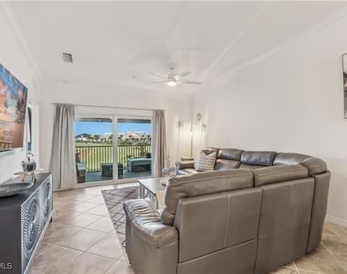 43051 Greenway Boulevard - Photo Thumbnail 4