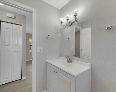 527 Fox Run Trail - Photo Thumbnail 28