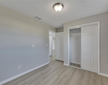 527 Fox Run Trail - Photo Thumbnail 31