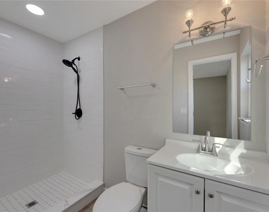 527 Fox Run Trail - Photo Thumbnail 36