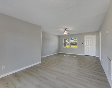 527 Fox Run Trail - Photo Thumbnail 13