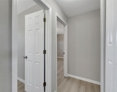 527 Fox Run Trail - Photo Thumbnail 25