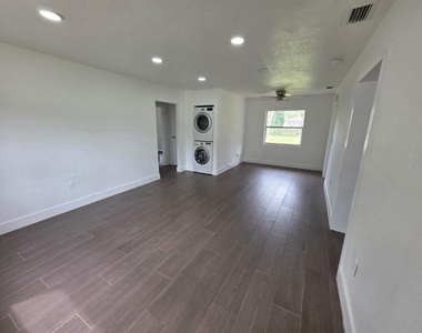 1614 N Washington Avenue - Photo Thumbnail 31