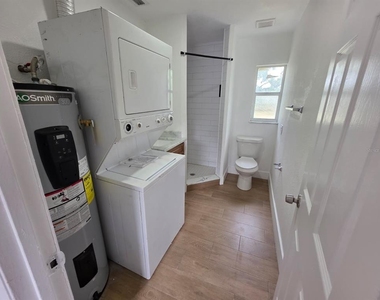 1614 N Washington Avenue - Photo Thumbnail 7