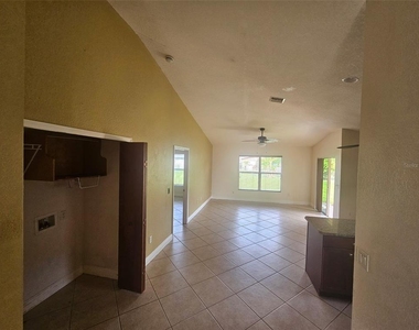 3221 Sw Santa Barbara Pl - Photo Thumbnail 3