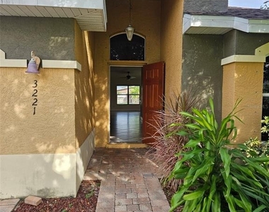 3221 Sw Santa Barbara Pl - Photo Thumbnail 1