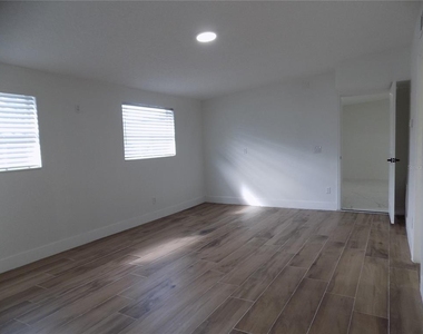 1511 E Horatio Avenue - Photo Thumbnail 23