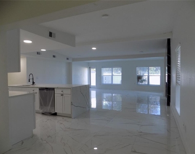 1511 E Horatio Avenue - Photo Thumbnail 5