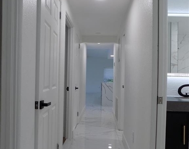 1511 E Horatio Avenue - Photo Thumbnail 20