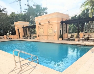 750 N Tamiami Trail - Photo Thumbnail 15