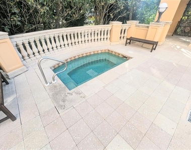 750 N Tamiami Trail - Photo Thumbnail 16