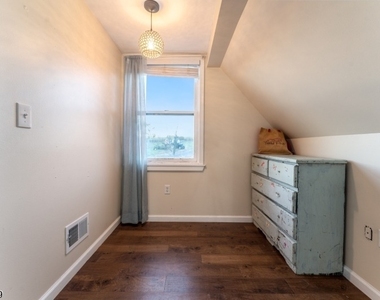 231 Wertsville Rd - Photo Thumbnail 6