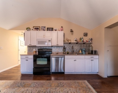 231 Wertsville Rd - Photo Thumbnail 4
