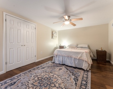 231 Wertsville Rd - Photo Thumbnail 7