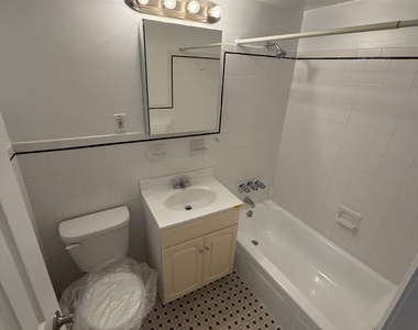 East 91st Street - Photo Thumbnail 5