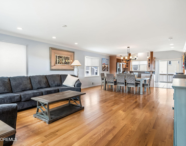 21 Magee Avenue - Photo Thumbnail 4