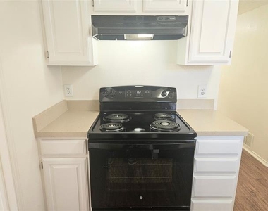 4625 Goldrock Drive - Photo Thumbnail 9