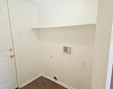 4625 Goldrock Drive - Photo Thumbnail 11