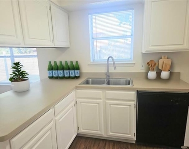 4625 Goldrock Drive - Photo Thumbnail 7