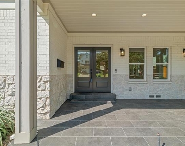 6255 Belmont Avenue - Photo Thumbnail 2