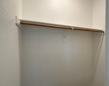 628 Blackland Drive - Photo Thumbnail 12
