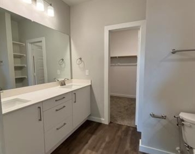 628 Blackland Drive - Photo Thumbnail 14