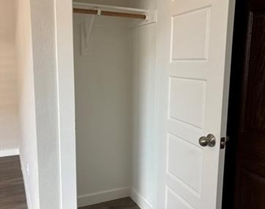 628 Blackland Drive - Photo Thumbnail 3