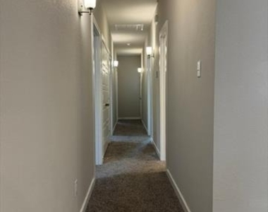 628 Blackland Drive - Photo Thumbnail 7
