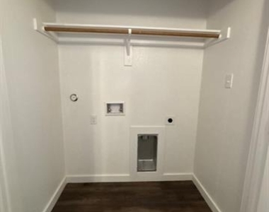 628 Blackland Drive - Photo Thumbnail 8
