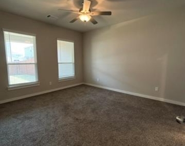 628 Blackland Drive - Photo Thumbnail 13