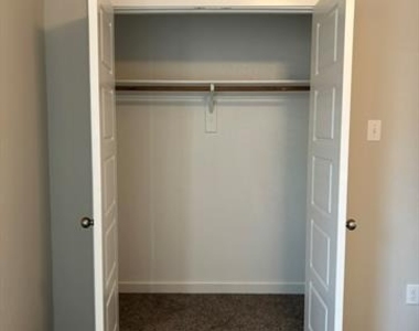 628 Blackland Drive - Photo Thumbnail 18