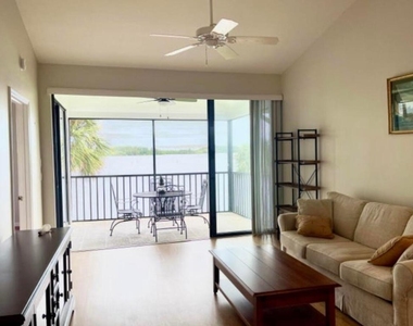 6142 Se Landing Way - Photo Thumbnail 6