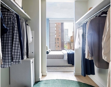 300 E 50th St - Photo Thumbnail 11