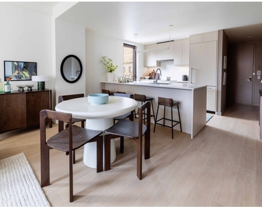 300 E 50th St - Photo Thumbnail 1