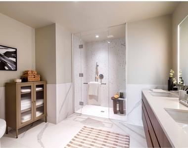 300 E 50th St - Photo Thumbnail 12