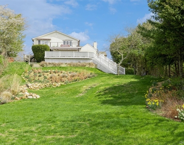 155 Essex Street - Photo Thumbnail 2
