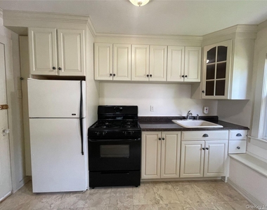 293 W Shore Road - Photo Thumbnail 2