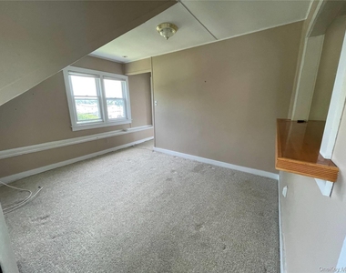 293 W Shore Road - Photo Thumbnail 6