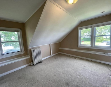 293 W Shore Road - Photo Thumbnail 7