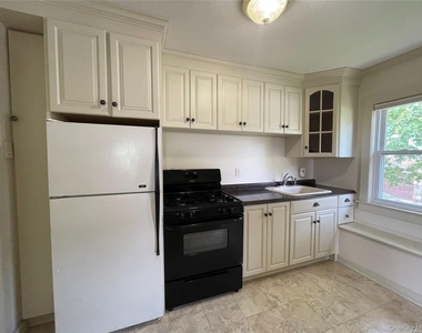 293 W Shore Road - Photo Thumbnail 4