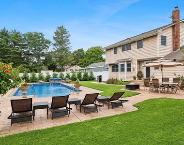 48 Fanning Avenue - Photo Thumbnail 2