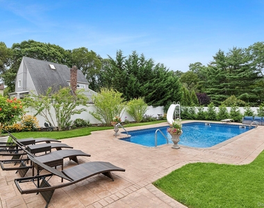 48 Fanning Avenue - Photo Thumbnail 3
