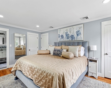 48 Fanning Avenue - Photo Thumbnail 12