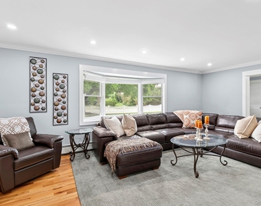 48 Fanning Avenue - Photo Thumbnail 5