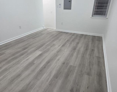 2233 N 16th Street - Photo Thumbnail 5