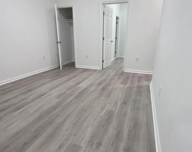 2233 N 16th Street - Photo Thumbnail 3