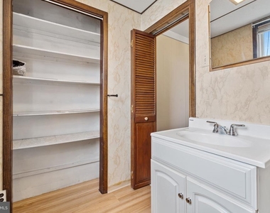 3068 Livingston Street - Photo Thumbnail 12