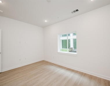 4802 S Congress Ave - Photo Thumbnail 20
