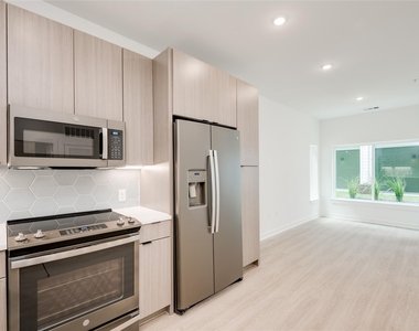 4802 S Congress Ave - Photo Thumbnail 16