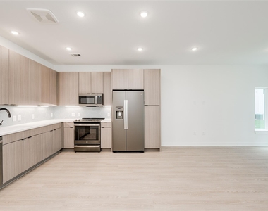 4802 S Congress Ave - Photo Thumbnail 7